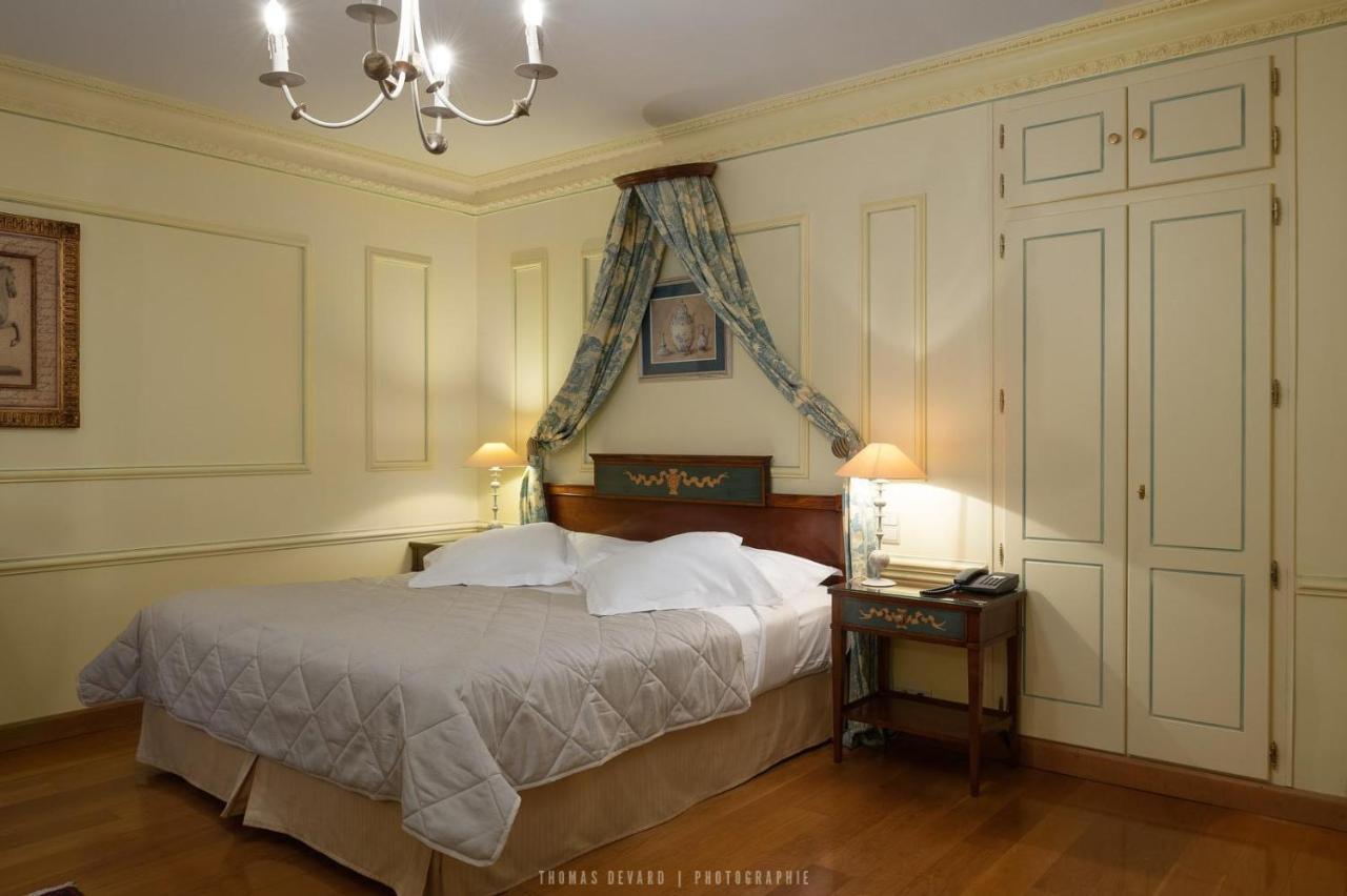 Le Manoir Au