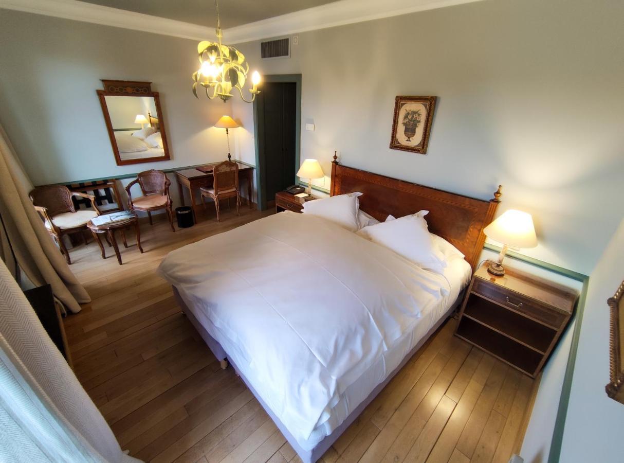Le Manoir Au Hotel