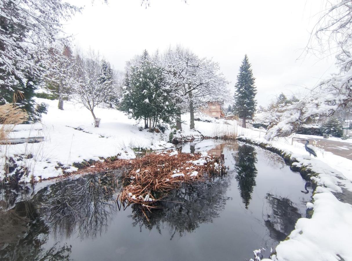 Le Manoir Au Hotel 4*