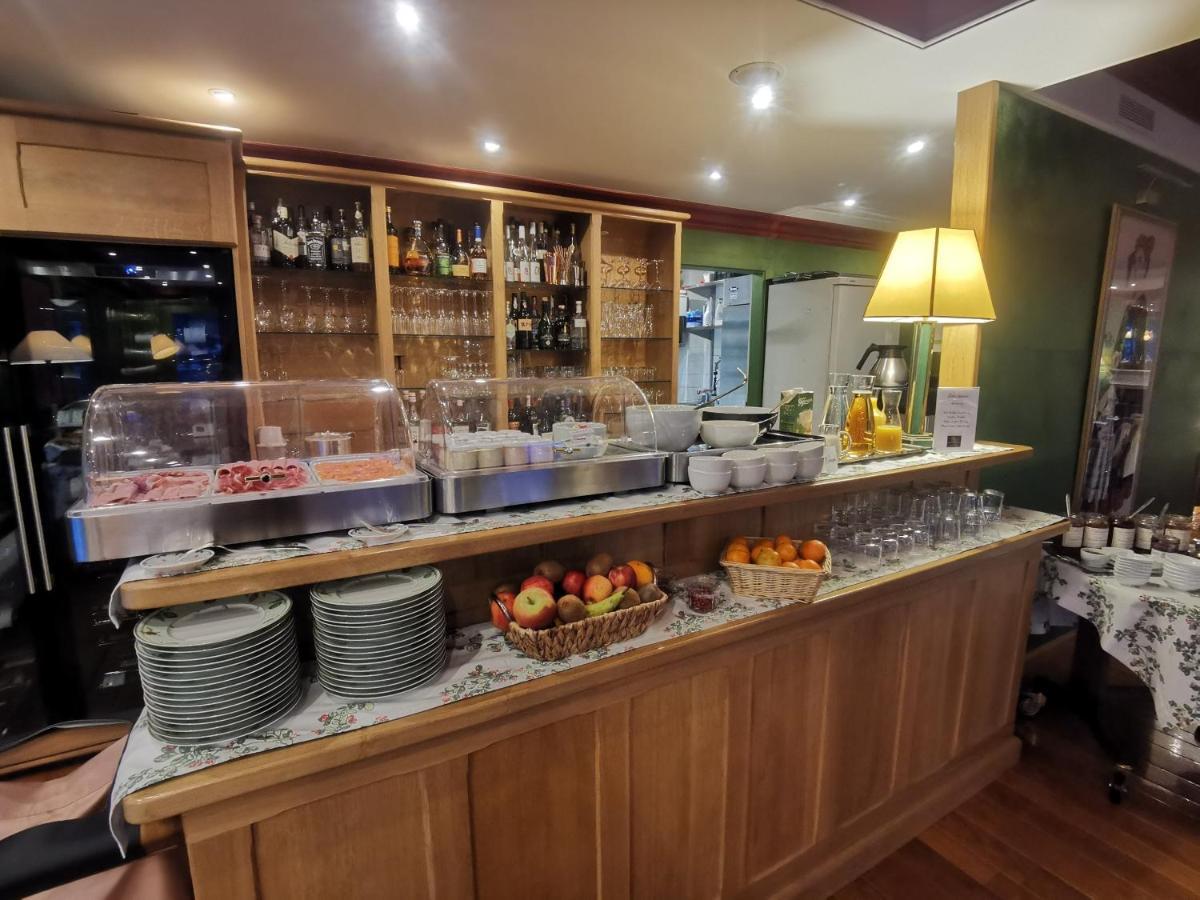 Le Manoir Au Hotel 4*